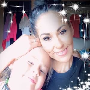 Meet your Posher, Crystal